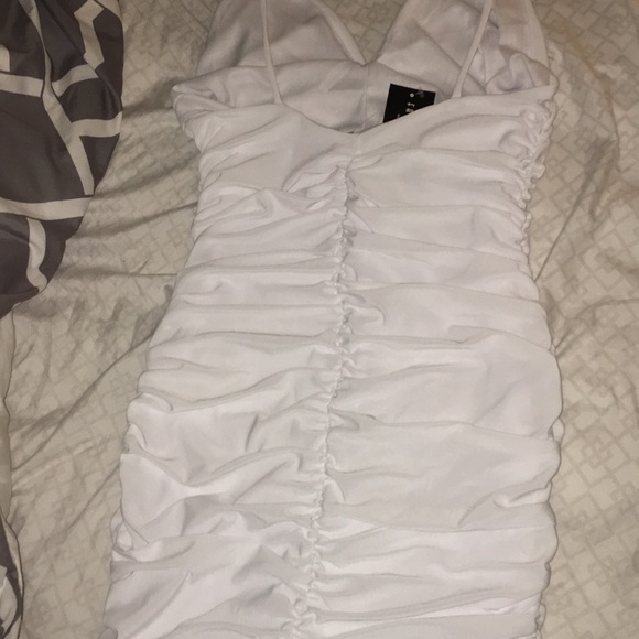 White body fit dress - Picture 3 of 3